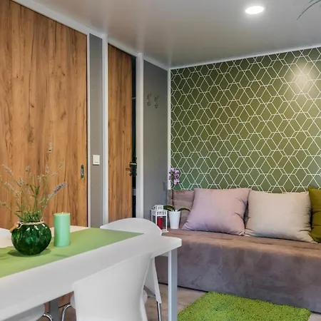 Mobile Homes Klen Garden Escape Parque de Campismo